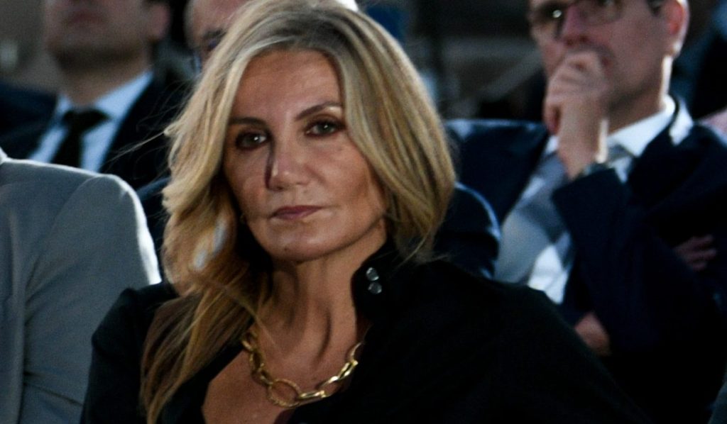 Μαρέβα Γκραμπόφσκι: Σκέτη καλλονή στο πλευρό του Κυριάκου Μητσοτάκη στη ΔΕΘ