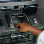 ΕΚΤΑΚΤΗ ΑΛΛΑΓΗ: ΜΠΑΙΝΟΥΝ ΣΤΟΥΣ ΛΟΓΑΡΙΑΣΜΟΥΣ ΣΗΜΕΡΑ – ΠΟΙΟΙ ΠΛΗΡΩΝΟΝΤΑΙ ΠΡΩΤΟΙ
