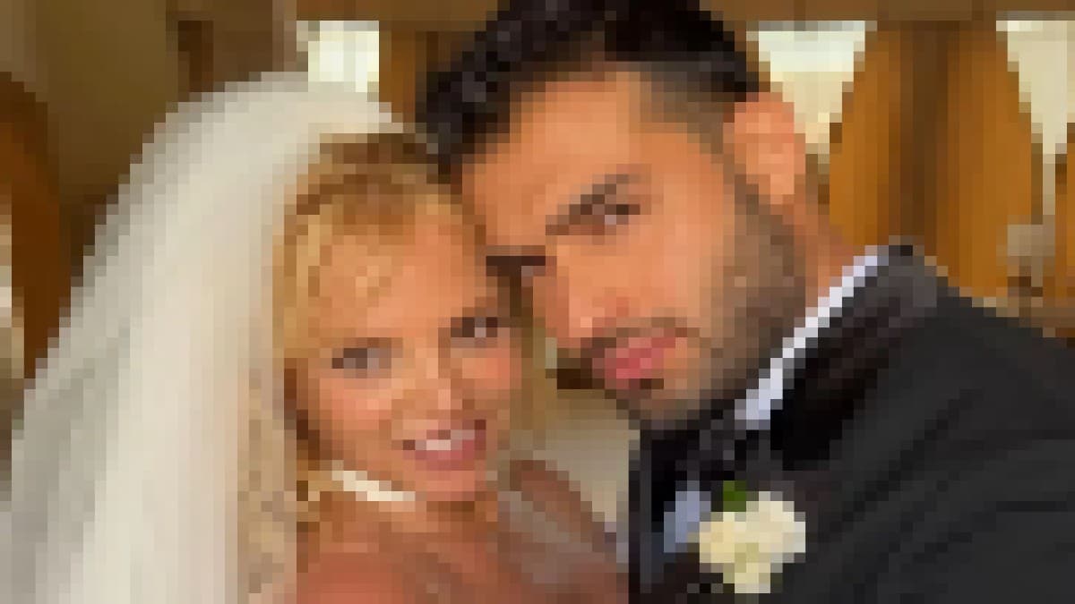 ΔΙΑΖΥΓΙΟ “ΒΟΜΒΑ” ΣΤΗ ΣΟΟΥΜΠΙΖ ΕΠΕΙΤΑ ΑΠΟ ΜΟΛΙΣ 14 ΜΗΝΕΣ ΓΑΜΟΥ – ΔΥΣΤΥΧΩΣ ΤΗΝ ΕΠΙΑΣΕ ΜΕ ΑΛΛΟΝ, ΧΑΜΟΣ