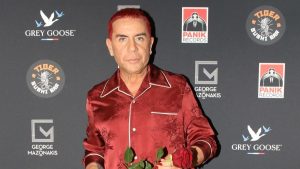 Συγκλονιστικό βίντεο: Η στιγμή που το ασθενοφόρο φτάνει στο Κολωνάκι για να παραλάβει τον Μαζωνάκη