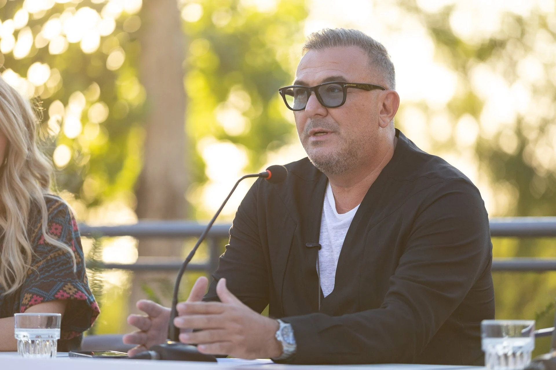 ΑΔΙΑΝΟΗΤΟ: Πού βρισκόταν ο Αντώνης Ρέμος την ώρα της κηδείας του Μαζωνάκη – Μόλις μαθεύτηκε και πάγωσαν όλοι