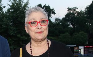 ΣΑΛΟΣ με την Αφροδίτη Μάνου: Ανέβασε αυτή την ανάρτηση την ώρα της κηδείας του Μαζωνάκη
