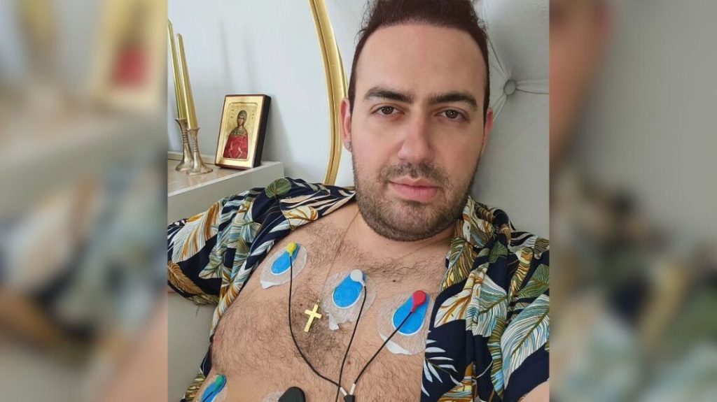 «Πήρα την απόφαση να αλλάξω ολόκληρη τη ζωή μου»: Χειρουργήθηκε ο Μαυρίκιος Μαυρικίου – Η φωτογραφία μέσα από την κλινική και οι ανθοδέσμες