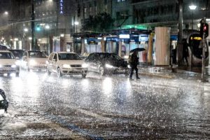 Αλλάζει, από απόψε το βράδυ, ο καιρός: Κατρακυλά ο υδράργυρος και έρχονται βροχές και καταιγίδες – Πού και πότε χτυπούν