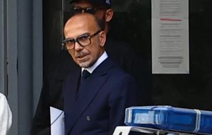 ΣΟΚ Τώρα για τον γιατρό του Μαζωνάκη: «Άνοιξε τη βαλίτσα και πάγωσα» – Η αποκαλυπτική μαρτυρία που συγκλονίζει