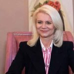 Η Ιωάννα Γάκα είναι η γυναικολόγος «ολιστική ιατρός» που έκανε την πλασμαφαίρεση στον Μαζωνάκη