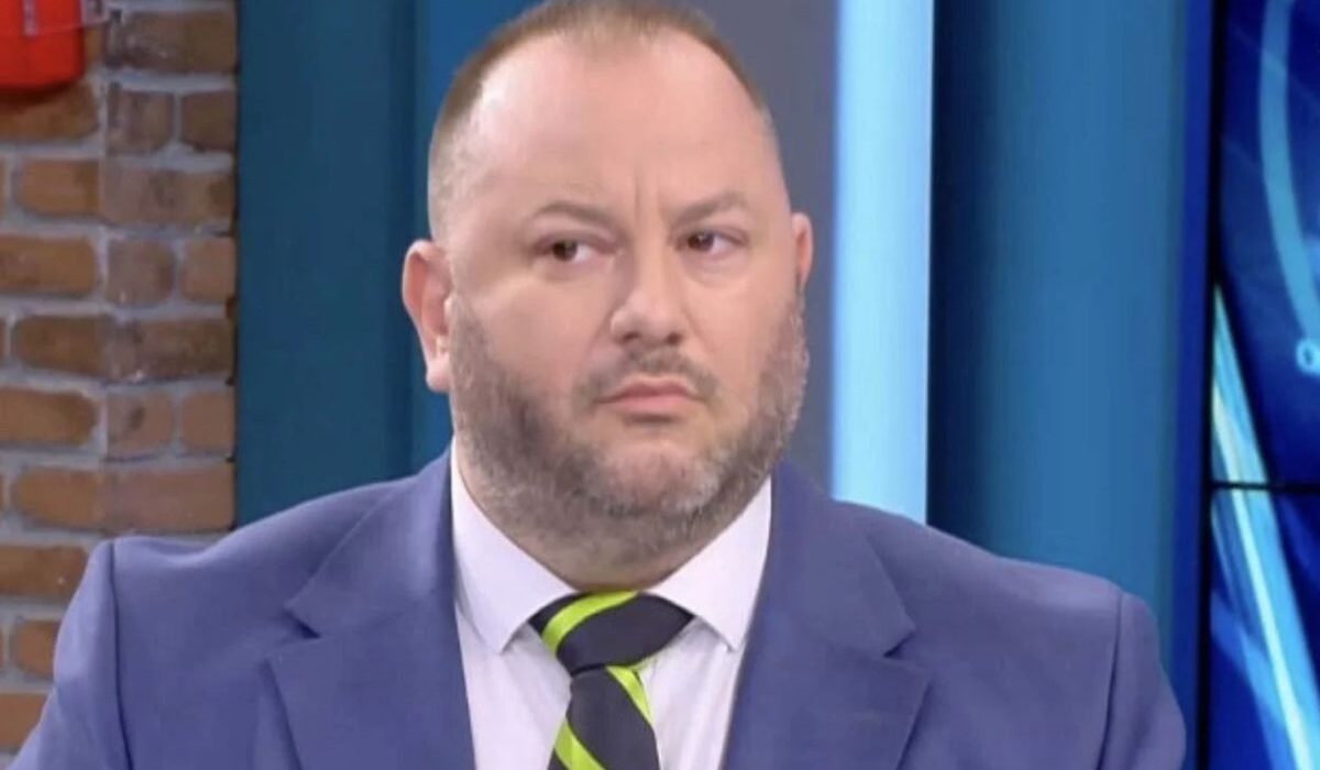 Έξαλλος ο Ανδρέας Θεοδωρόπουλος για την καταγγελία ότι έδειρε τον γιο του – Τα πρώτα λόγια και το βίντεο που έφερε τη σύλληψή του