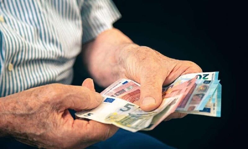 ΕΚΤΑΚΤΟ τώρα για συνταξιούχους: Ποιοι δικαιούνται τελικά τα 400Ε που ανακοίνωσε ο Μητσοτάκης στη ΔΕΘ