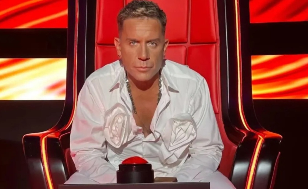 ΕΚΤΑΚΤΟ ΤΩΡΑ The Voice: Αυτή ειναι η γυναίκα τραγουδίστρια «κλειδώνει» για την θέση του Γιώργου Μαζωνάκη