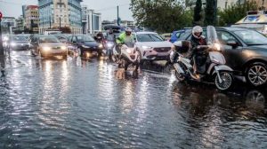 Καιρός: Έκτακτη προειδοποίηση Καλλιάνου – Αυτές οι 13 περιοχές θα «βουλιάξουν» αύριο από τη βροχή