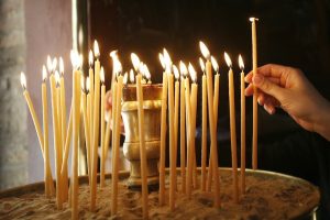 Εορτολόγιο 25 Σεπτεμβρίου: Ποιοι γιορτάζουν αύριο – Η γυναίκα που εξαφανίστηκε από το σπίτι της και το μυστικό που αποκαλύφθηκε χρόνια μετά