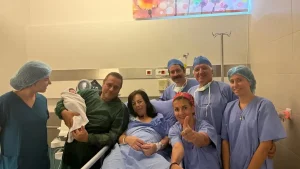 Βρέφος γεννήθηκε στην Αθήνα από έμβρυο που βρισκόταν 22 χρόνια σε κρυοσυντήρηση – Η οικογένεια είχε χάσει τον 21χρονο γιο της σε τροχαίο