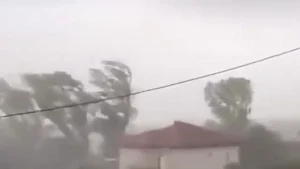 Συναγερμός τώρα: Ανεμοστρόβιλος σάρωσε τη χώρα μας – Χωρίς ρεύμα τουλάχιστον 8 περιοχές
