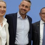 AfD: Απελάσεις μεταναστών από τη Γερμανία, απαγόρευση της σημαίας Pride και πατριωτισμός – Το σκληρό μανιφέστο του κόμματος