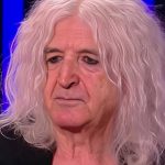 Νίκος Καρβέλας: «Είμαι οτιδήποτε άλλο εκτός από παρακμή, είμαι ακμή»