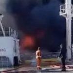Δραματικές στιγμές: «Φύγετε Νίκο! Πίσω φωνάζει! Πίσω!»: Οι δραματικές στιγμές εν πλω από τη φωτιά στο πλοίο Blue Carrier