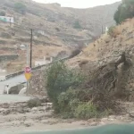 ΕΚΤΑΚΤΟ ΤΩΡΑ: Πλημμύρες και πεσμένα δέντρα στη χώρα μας – Μεγάλα προβλήματα στη κυκλοφορία σε αυτές τις περιοχές