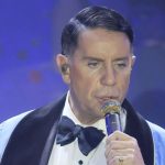 Το ράσο που φορούσε ο Μαζωνάκης στον τάφο του 27 μέρες μετά τον θάνατό του – Πως βρέθηκε εκεί;