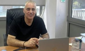 Στο νοσοκομείο ο αντιδήμαρχος Πειραιά Βοϊδονικόλας που αυτοτραυματίστηκε με πιστόλι