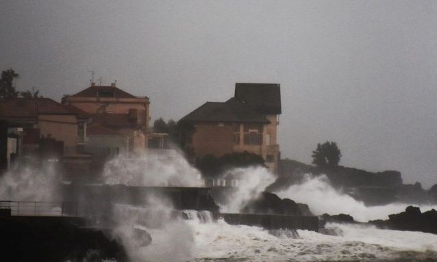 Σεισμικό χάος ΤΩΡΑ: Συναγερμός για τσουνάμι μετά από 12 δονήσεις, εκκενώθηκαν σχολεία