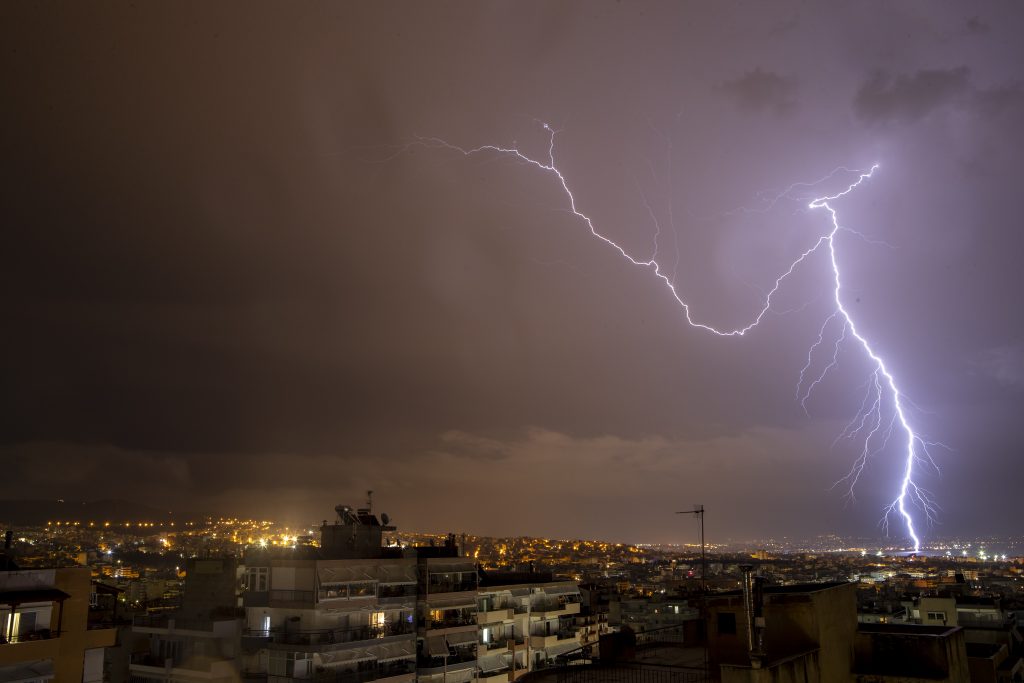 Έκτακτο δελτίο ΕΜΥ: Πορτοκαλί προειδοποίηση για καταιγίδες και χαλάζι