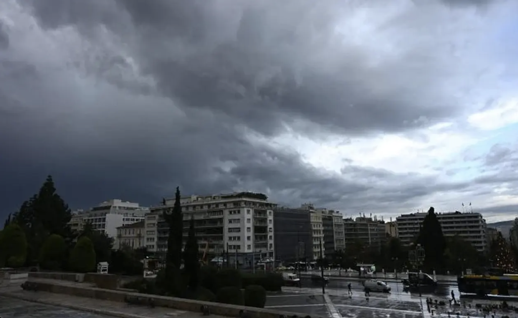 Έκτακτη προειδοποίηση: «Κλείδωσε» ο καιρός της 28ης Οκτωβρίου – Τι έρχεται