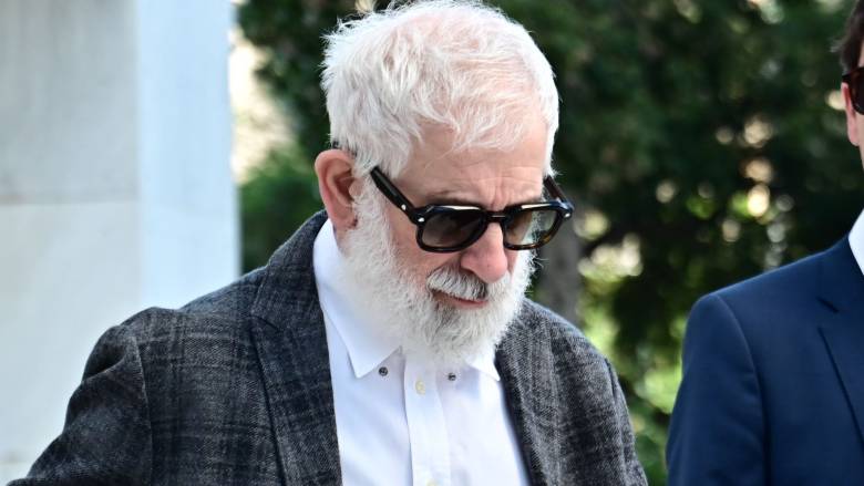 Πέτρος Φιλιππίδης: Επιστρέφει στο θέατρο και ξαναγίνεται σταρ της τηλεόρασης-Ποιο είναι το πρόσωπο-βόμβα που τον στηρίζει;