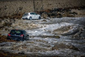 Θρήνος Τώρα: Νεκρός από τη φονική κακοκαιρία στη Ρόδο – Τα ορμητικά νερά παρέσυραν τα πάντα, τραγικές εικόνες στα Στεγνά