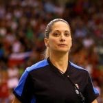 ΣΟΚ στο ελληνικό μπάσκετ: Με κουκούλα στη ΓΑΔΑ η Βάσω Τσαρούχα – Τι συνέβη μόλις έφτασε μετά τη σύλληψή της