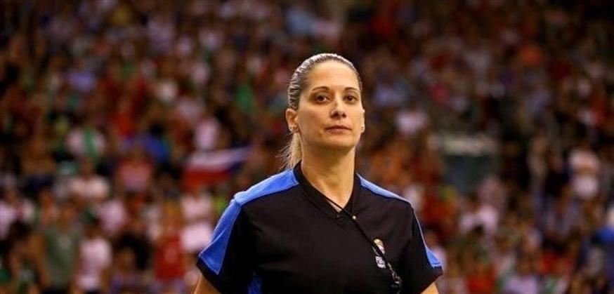 ΣΟΚ στο ελληνικό μπάσκετ: Με κουκούλα στη ΓΑΔΑ η Βάσω Τσαρούχα – Τι συνέβη μόλις έφτασε μετά τη σύλληψή της