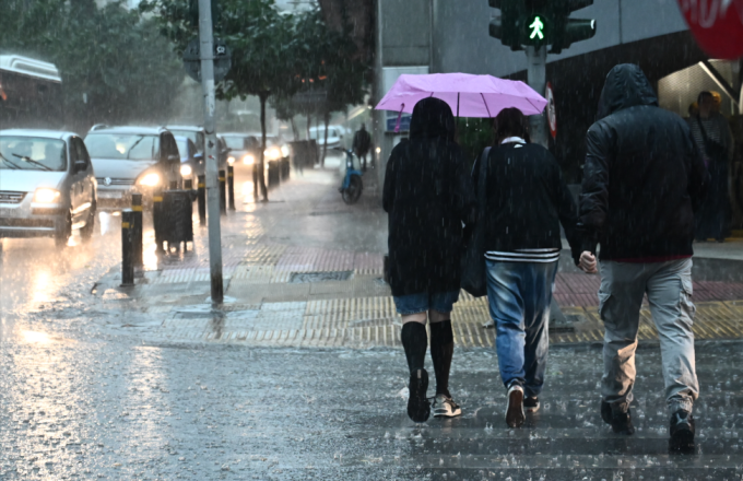 Ξεχάστε τις βόλτες το Σαββατοκύριακο, θα… κλειστούμε σπίτι: Προ των πυλών 48ωρη κακοκαιρία με ισχυρές καταιγίδες – Πότε ξεκινούν τα φαινόμενα
