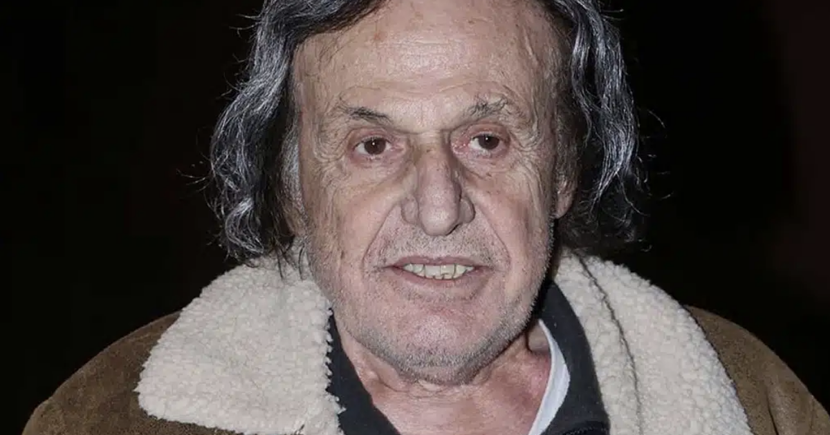 Ντροπή και αίσχος! Η απαράδεκτη φωτογραφία του Βασίλη Παπακωνσταντίνου που κάνει τον γύρω του διαδικτύου