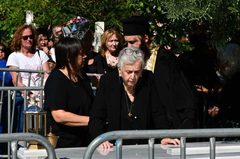 Μνημόσυνο Γιώργου Μαζωνάκη: Ήταν όλοι εκεί εκτός από 2! Οι ηχηρές απουσίες που όλοι συζητούν