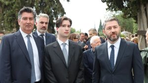 Φώφη Γεννηματά: Πέντε χρόνια χωρίς εκείνη – «Ράγισαν καρδιές» στο μνημόσυνο υπό βροχή – Φωτογραφίες