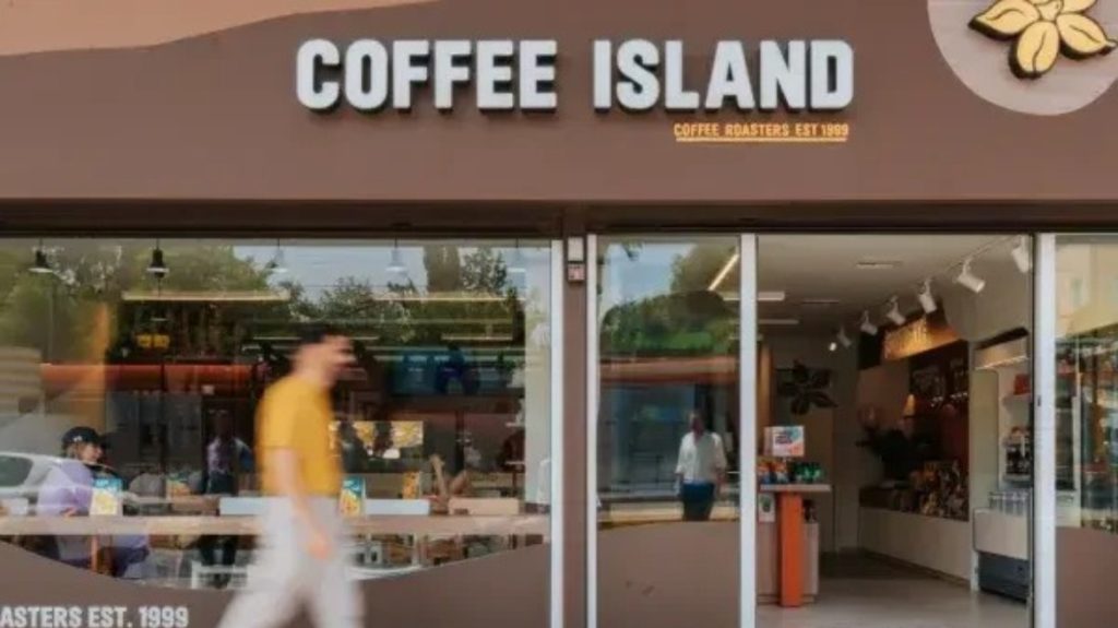 Μόλις ανακοινώθηκε για τα Coffee Island: Τι θα γίνει τελικά με τα 450 καταστήματα μετά την προφυλάκιση Λιόλιου