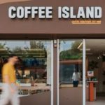 Μόλις ανακοινώθηκε για τα Coffee Island: Τι θα γίνει τελικά με τα 450 καταστήματα μετά την προφυλάκιση Λιόλιου