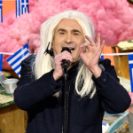 «Έχεις δει φίδι να χαμογελάει;»: Ευθεία επίθεση Λάκη Λαζόπουλου στον αέρα του MEGA