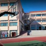 ΟΧΙ ΟΠΟΙΟΣΔΗΠΟΤΕ ΡΟΜΑ: ΜΟΛΙΣ ΜΑΘΕΥΤΗΚΕ ΠΟΙΟΣ ΕΙΝΑΙ Ο ΠΑΤΕΡΑΣ ΤΗΣ 4ΧΡΟΝΗΣ ΠΟΥ ΧΤΥΠΗΣΕ ΤΗΝ ΔΙΕΥΘΥΝΤΡΙΑ ΣΤΑ ΑΝΩ ΛΙΟΣΙΑ