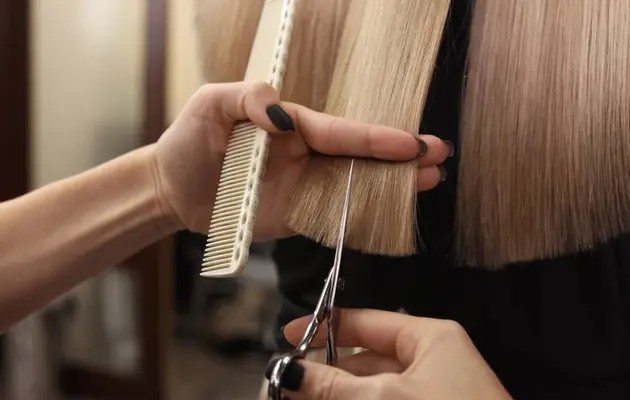 Αφαιρεί χρόνια από την όψη και ταιριάζει σε κάθε ηλικία: Το γαλλικό κούρεμα που ξεχωρίζει για την κομψότητά του