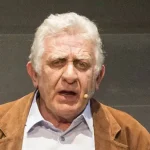 Αλέξανδρος Μυλωνάς: «Η έλλειψη αγάπης από τη μητέρα μου καθόρισε τη σχέση μου με τις γυναίκες»