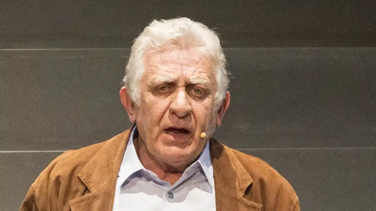 Αλέξανδρος Μυλωνάς: «Η έλλειψη αγάπης από τη μητέρα μου καθόρισε τη σχέση μου με τις γυναίκες»