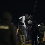 Τpαγωδία στον Πειραιά: Σoκ μόλις μαθεύτnκε ποιανού είναι η οικογένεια που πέθαvε όταν έπεσε το αυτοκίνητο στο λιμάνι