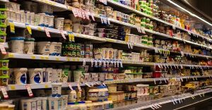 Εξαπλώνεται το φαινόμενο του shrinkflation στα σούπερ μάρκετ – Τι να προσέχουμε