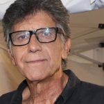 Γιάννης Μπέζος: «Ο Θεός είναι ανθρώπινη εφεύρεση από τον φόβο του θανάτου»