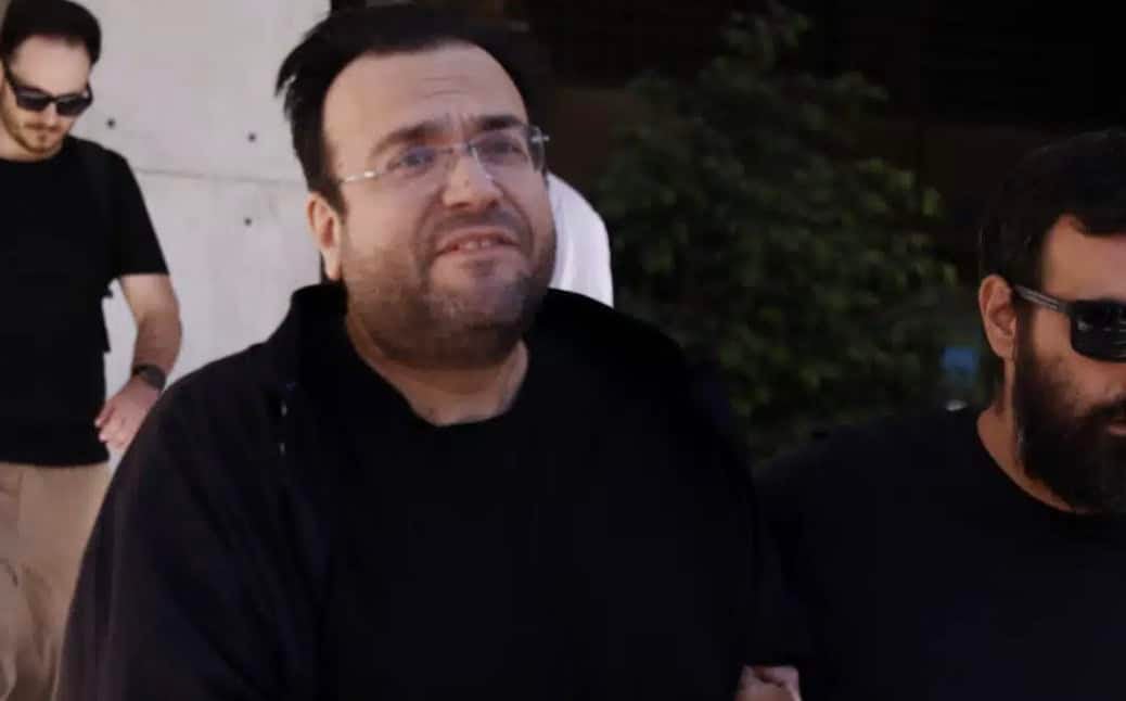 Καμπούρης επικαλέστηκε εγκεφαλικό στα κρατητήρια – Μεταφέρεται στο νοσοκομείο Γεννηματάς