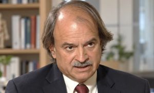  Ιωάννης Ιωαννίδης: «Η Ελλάδα πάσχει από αχρηστοκρατία – Ένα σμήνος κηφήνες έχουν καταλάβει την εξουσία»