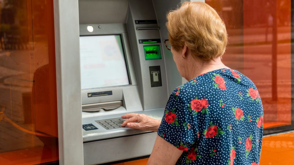 Μαθεύτηκαν μόλις τα ευxάριστα για τους συνταξιούχους: Ανατροπή με τις πλnpωμές