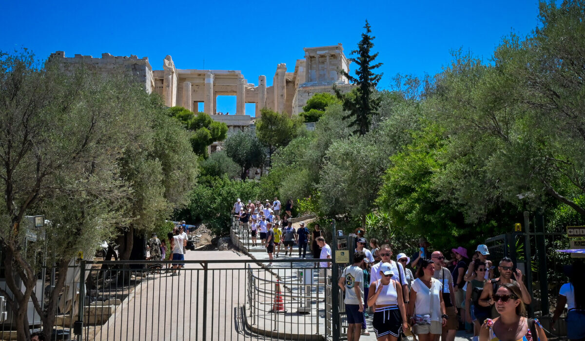 Τέλος ο χειμώνας - καλοκαίρι ξανά: Οι μέρες που θα σκάσει ο τζίτζικας με 30αρια