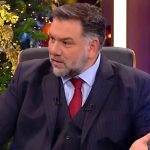 The 2night show: «Παγωτό» ο Αρναούτογλου – Πασίγνωστή τραγουδίστρια ανακοίνωσε στον αέρα πως είναι έγκυος 6,5 μηνών έγκυος και δεν φαίνεται… τίποτα