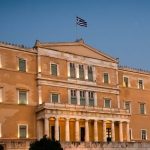 EKTAKTO ΤΡΟΜΟΣ ΤΩΡΑ ΣΤΗΝ ΒΟΥΛΗ